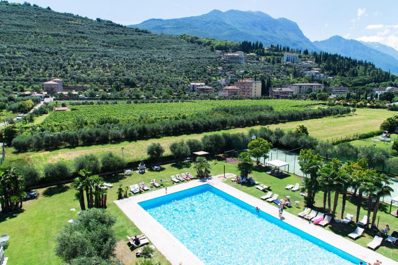 Residence Monica Riva del Garda Esterno foto